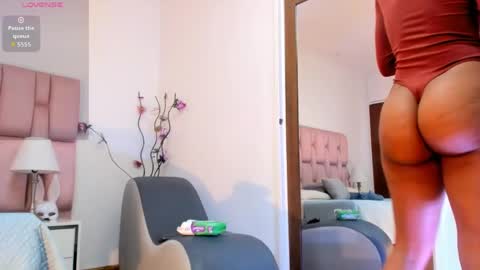 Snapshot of kamila_arias chatting on May 2, 2026, 12:43 pm online show from May 2, 2026, 12:43 pm