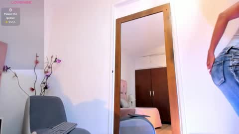 Snapshot of kamila_arias chatting on May 15, 2026, 7:32 pm online show from May 15, 2026, 7:32 pm