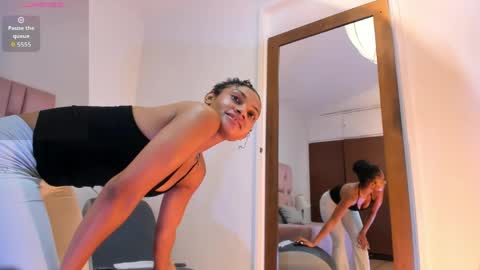 Snapshot of kamila_arias chatting on May 21, 2026, 12:45 pm online show from May 21, 2026, 12:45 pm