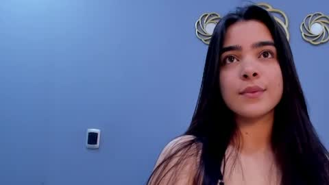 Kamila Betancourt online show from May 29, 2026, 3:21 pm