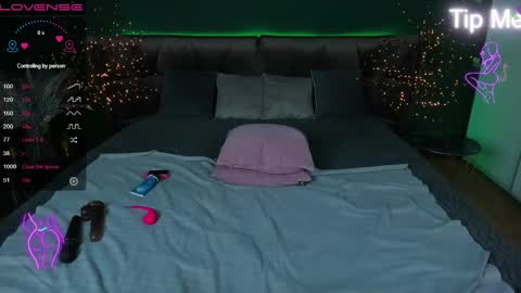 kamilahot25 online show from March 7, 2025, 1:40 pm