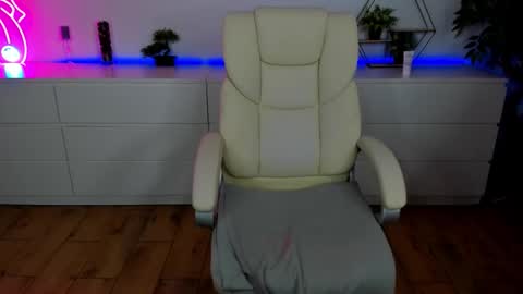 kamilahot25 online show from October 18, 2025, 6:52 pm