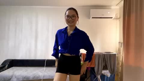 Bella online show from June 5, 2026, 1:06 pm