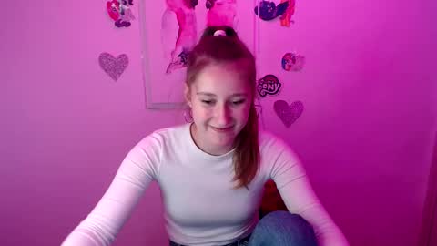 kamilla_love_ online show from September 25, 2025, 1:15 pm