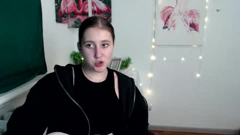 kamilla_love_ online show from November 13, 2025, 2:49 pm