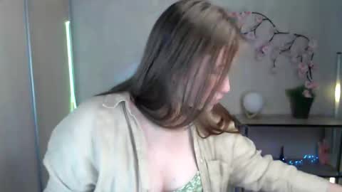 kamilla_love_ online show from May 21, 2026, 1:29 pm