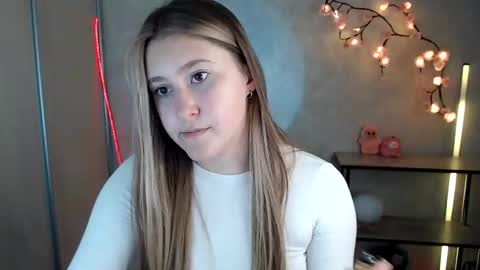 kamilla_love_ online show from June 1, 2026, 12:29 pm