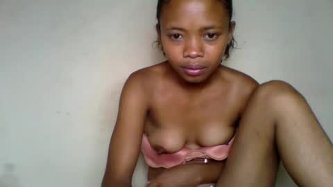 Snapshot of kamillah69 chatting on December 1, 2025, 3:00 am kamillah69 online show from December 1, 2025, 3:00 am