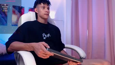 Kami online show from March 4, 2026, 6:58 pm