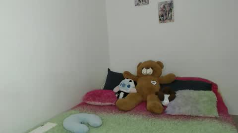 kammy   y   camila online show from November 4, 2025, 9:14 pm