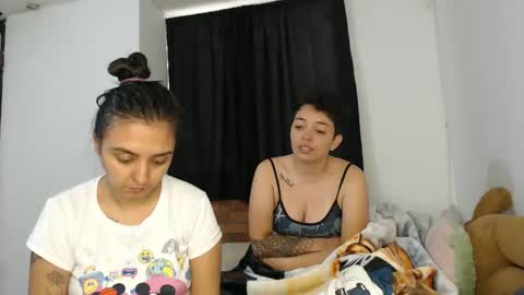 kammy   y   camila online show from December 15, 2025, 12:53 pm