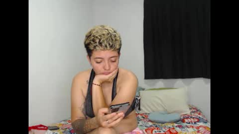 kammy   y   camila online show from April 14, 2026, 12:27 am