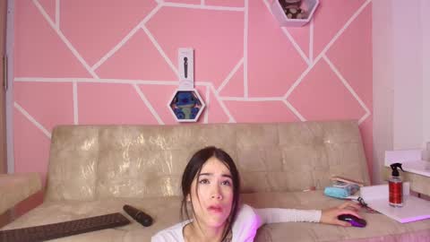 kaoriille online show from February 13, 2025, 10:44 am