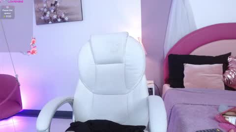 kaoryy_1 online show from April 20, 2026, 11:24 am