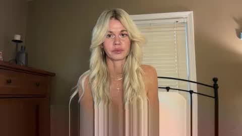 Snapshot of karabearr chatting on September 16, 2025, 11:50 pm kara online show from September 16, 2025, 11:50 pm