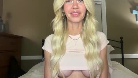 Snapshot of karabearr chatting on November 14, 2025, 11:24 pm kara online show from November 14, 2025, 11:24 pm