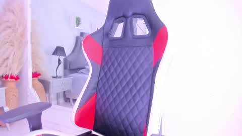 Karely online show from April 20, 2026, 12:52 pm