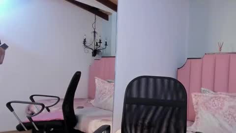 Karen online show from October 15, 2025, 11:54 am