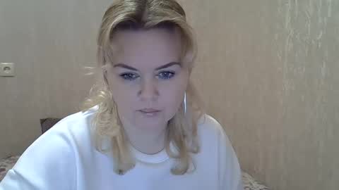 karennelsonx online show from February 9, 2025, 2:18 pm