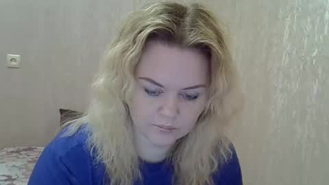 karennelsonx online show from March 3, 2025, 8:05 am