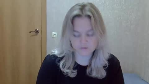 karennelsonx online show from October 8, 2025, 8:12 am