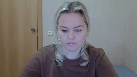 karennelsonx online show from February 26, 2026, 11:09 am