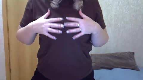 karennelsonx online show from March 28, 2026, 9:09 am