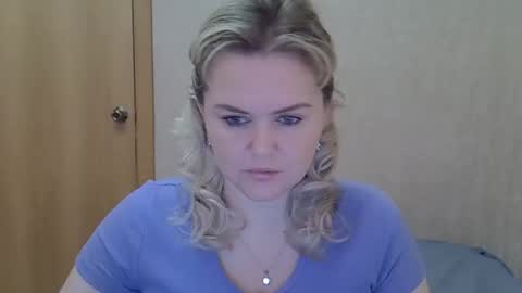 karennelsonx online show from April 19, 2026, 6:56 am