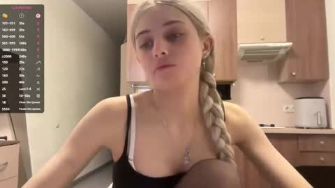 Snapshot of karensimilton chatting on May 11, 2026, 1:06 pm May online show from May 11, 2026, 1:06 pm