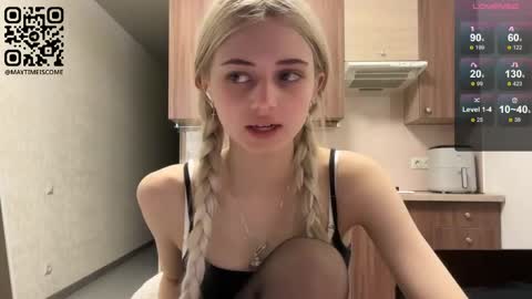 Snapshot of karensimilton chatting on May 14, 2026, 3:08 pm May online show from May 14, 2026, 3:08 pm