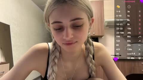 Snapshot of karensimilton chatting on May 20, 2026, 3:07 pm May online show from May 20, 2026, 3:07 pm