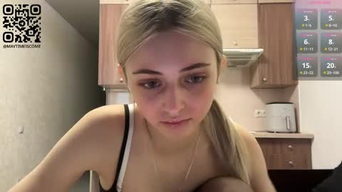 Snapshot of karensimilton chatting on June 3, 2026, 3:17 pm May online show from June 3, 2026, 3:17 pm