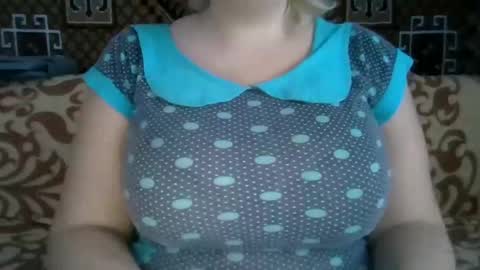 Snapshot of karilina_hi chatting on December 14, 2024, 6:13 am Karilina Hi online show from December 14, 2024, 6:13 am