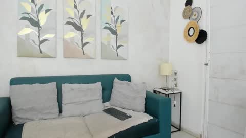 Kari  online show from November 30, 2025, 6:56 pm