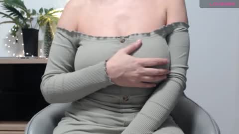 Snapshot of karin_lover chatting on December 9, 2024, 6:12 am You can call me K online show from December 9, 2024, 6:12 am