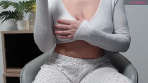 Snapshot of karin_lover chatting on February 16, 2025, 8:33 pm You can call me K online show from February 16, 2025, 8:33 pm