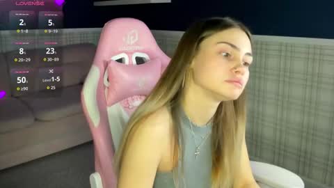 karina_broks online show from October 17, 2025, 8:39 am