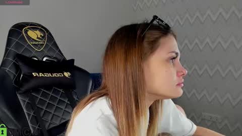 karina_broks online show from November 4, 2025, 8:30 pm