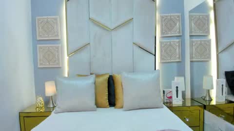 karinaacox online show from April 21, 2026, 12:11 pm