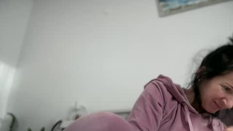 Karina online show from March 5, 2025, 5:50 am