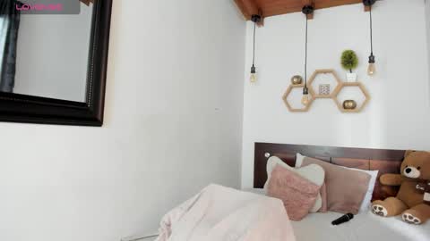 Karina online show from February 4, 2025, 3:15 pm