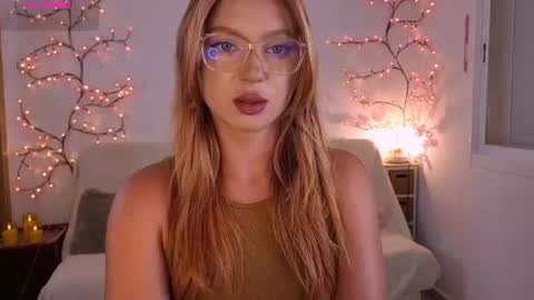Snapshot of karinchik_ chatting on July 16, 2026, 8:04 pm Karina online show from July 16, 2026, 8:04 pm