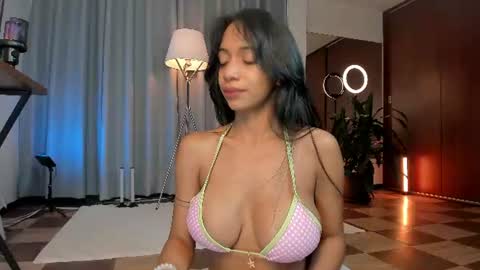 Snapshot of karinnixx chatting on June 16, 2026, 4:42 pm Karin online show from June 16, 2026, 4:42 pm