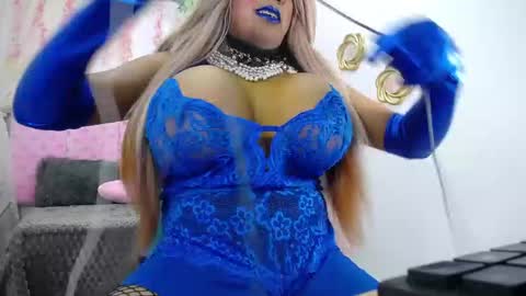 karla_brown25 online show from December 4, 2025, 12:25 pm