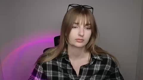 Karla online show from September 28, 2025, 11:04 am