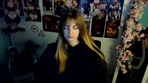 Karla online show from November 29, 2025, 1:25 pm