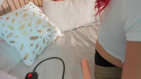 Karla Gonzaless online show from April 19, 2026, 10:58 am