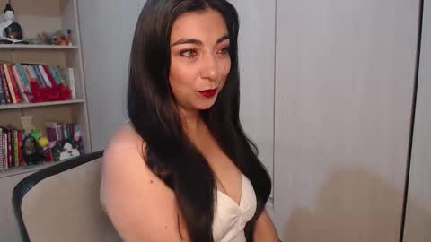 Karla  online show from February 6, 2026, 10:40 am