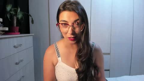 Snapshot of karla_hernandez chatting on May 27, 2026, 10:45 am Karla online show from May 27, 2026, 10:45 am