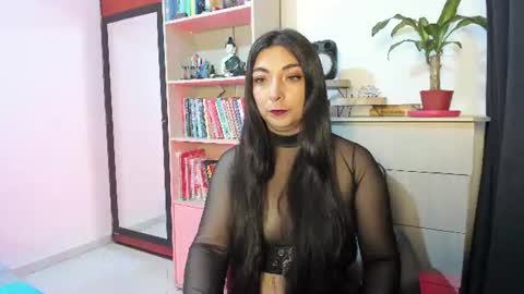 Snapshot of karla_hernandez chatting on June 11, 2026, 10:46 am Karla online show from June 11, 2026, 10:46 am